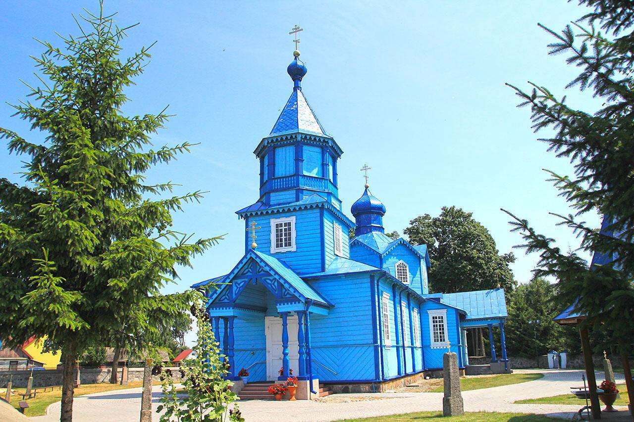 Orthodox church in Narew. jigsaw puzzle online