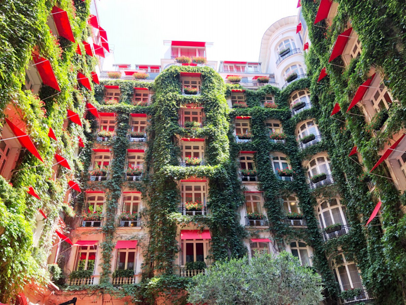Hotell i Paris. pussel på nätet