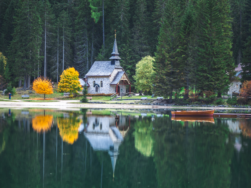 Jezero v Dolomitech. online puzzle