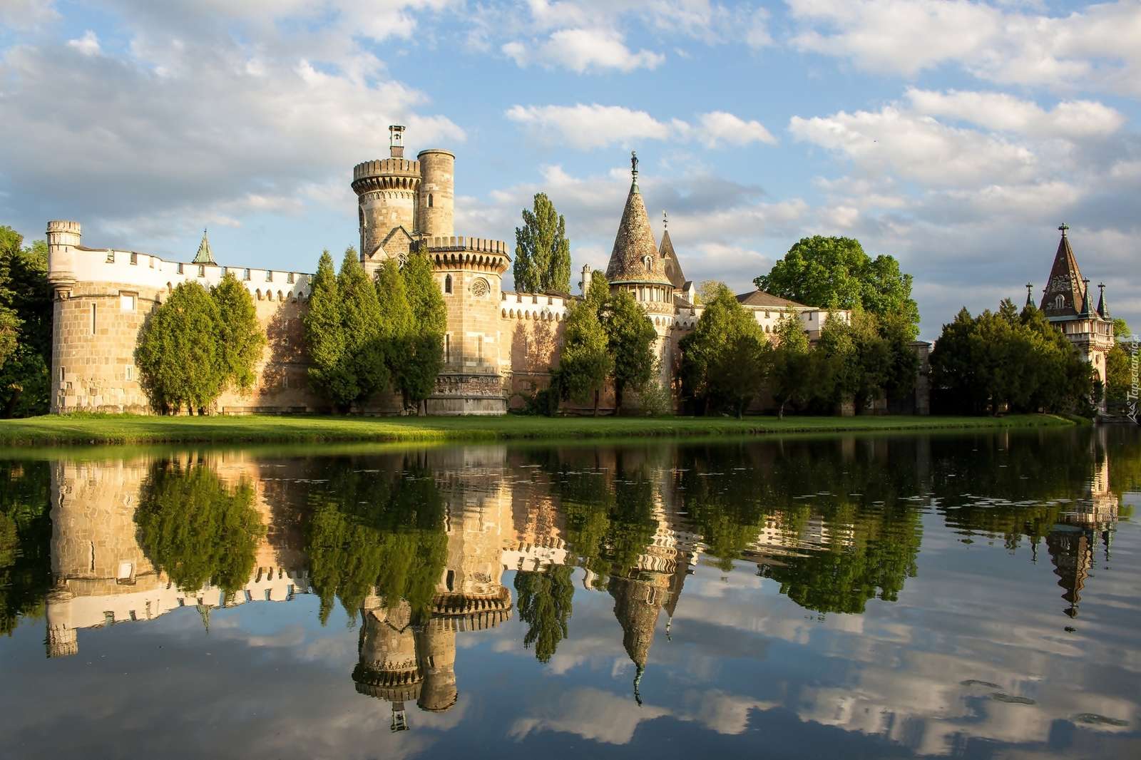 Schloss am See. Online-Puzzle