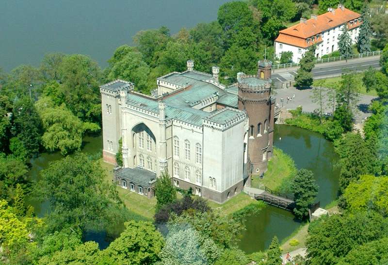 Castelo de Kórnik. puzzle online