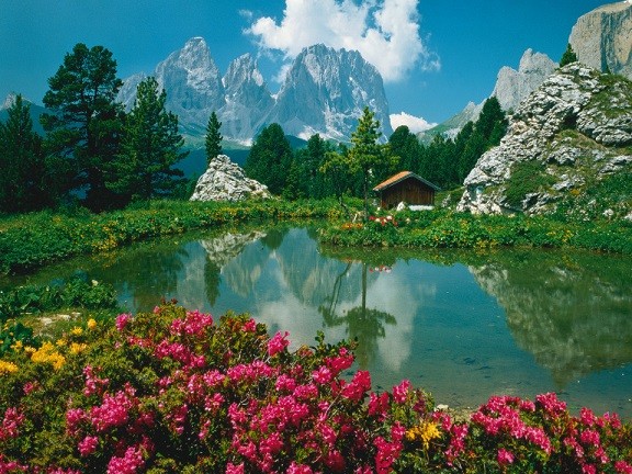 Dolomites in the summer. jigsaw puzzle online