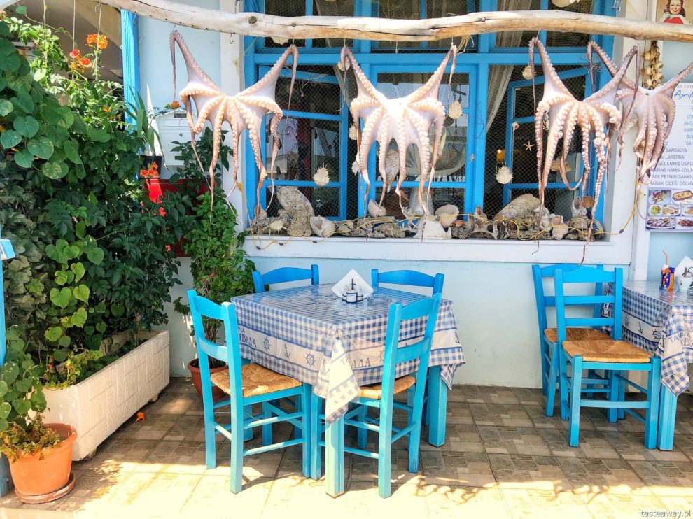 Restaurang på Lesbos. Pussel online