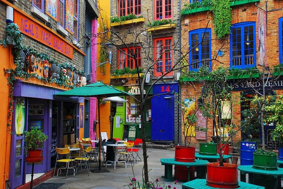 Kleurrijk stedelijk landschap. online puzzel