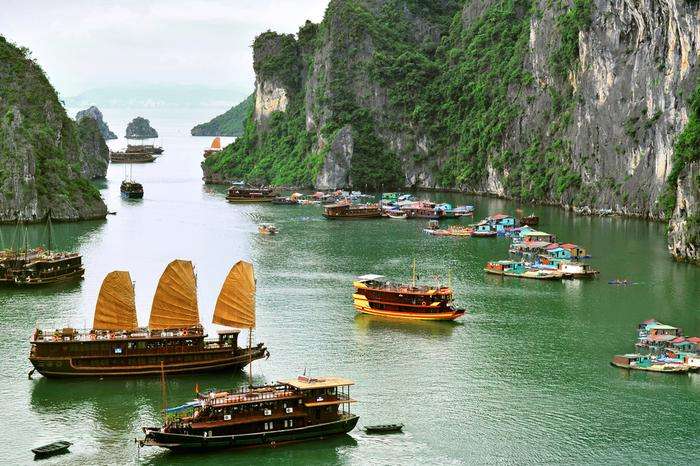 Golful Halong. jigsaw puzzle online