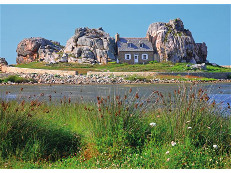 House in Brittany. jigsaw puzzle online