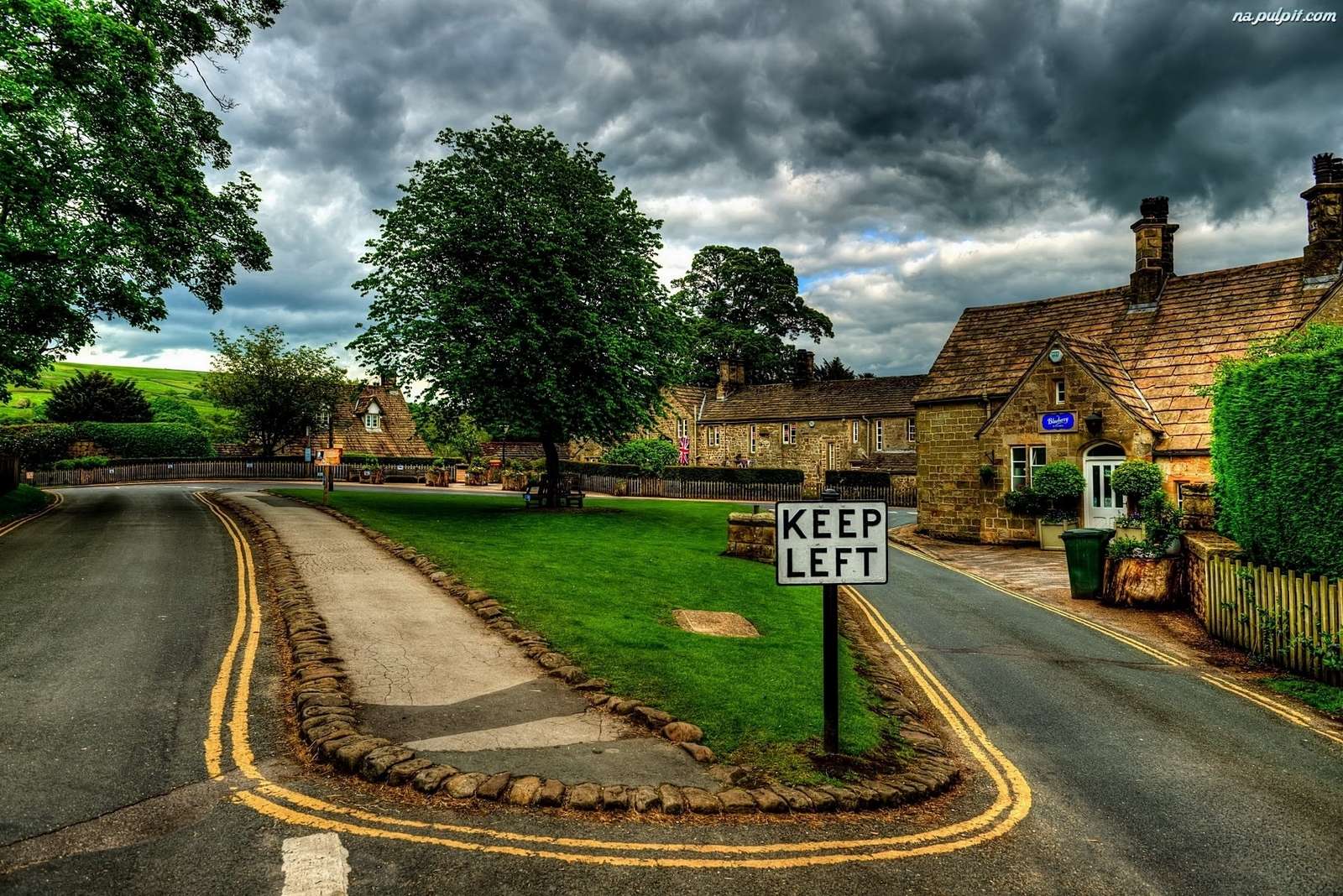 Road in Great Britain. jigsaw puzzle online