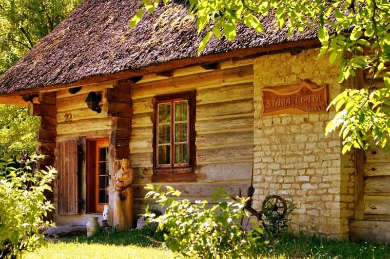Old cottage. jigsaw puzzle online