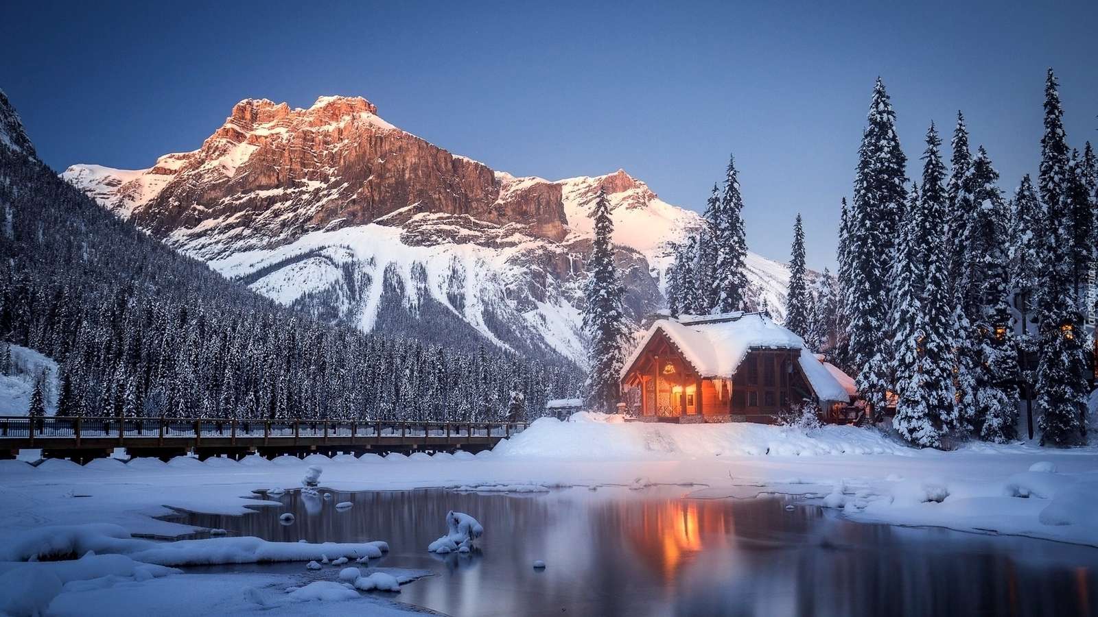 Къща в планината в Канада. онлайн пъзел