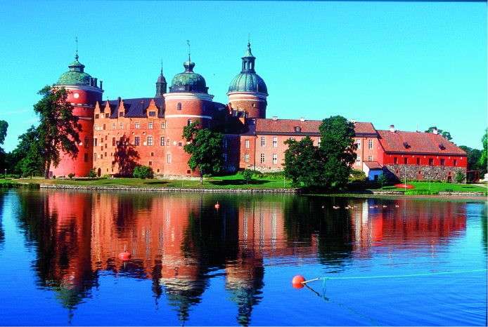 Schloss in Schweden. Puzzlespiel online