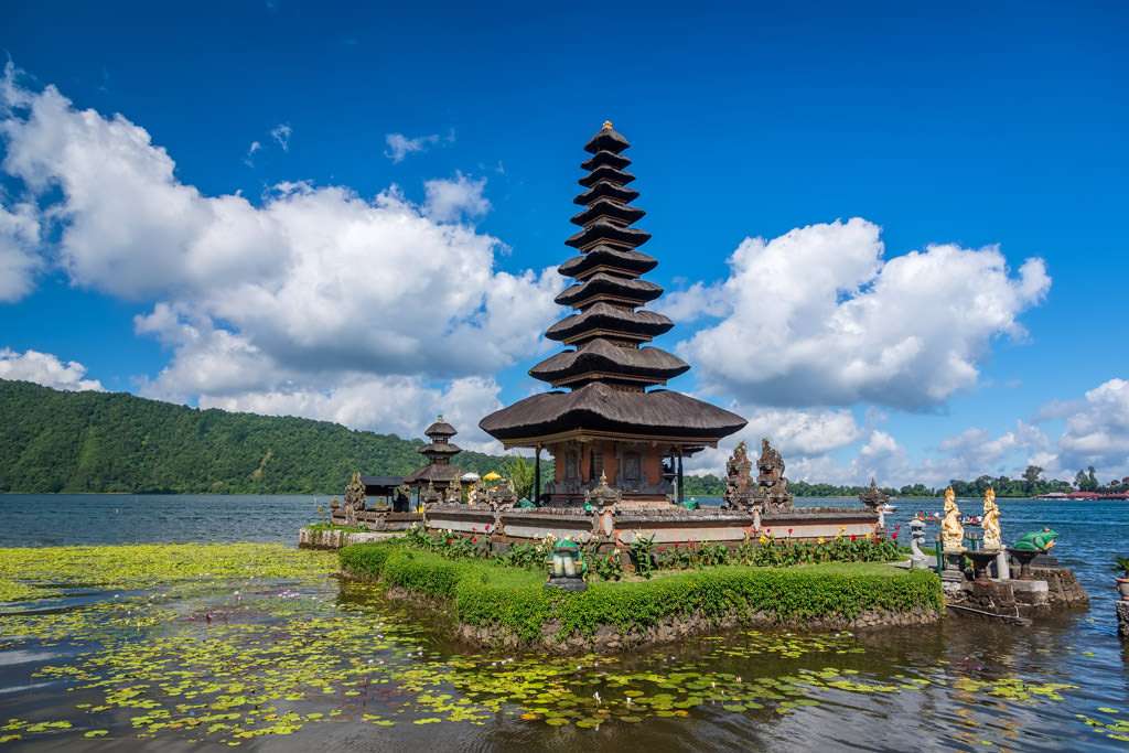 Indonesiskt landskap. Pussel online