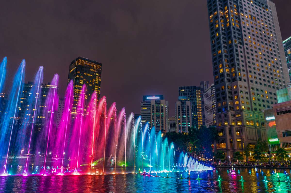 Colorful fountains. online puzzle