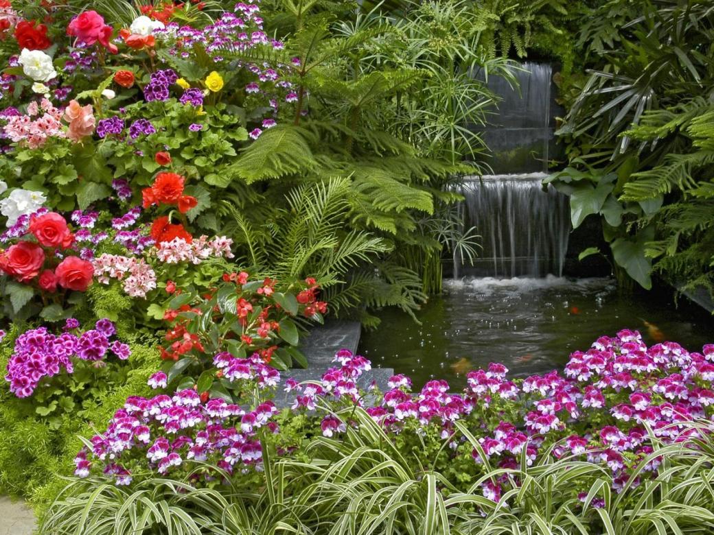 Очаровательный уголок в саду. пазл онлайн