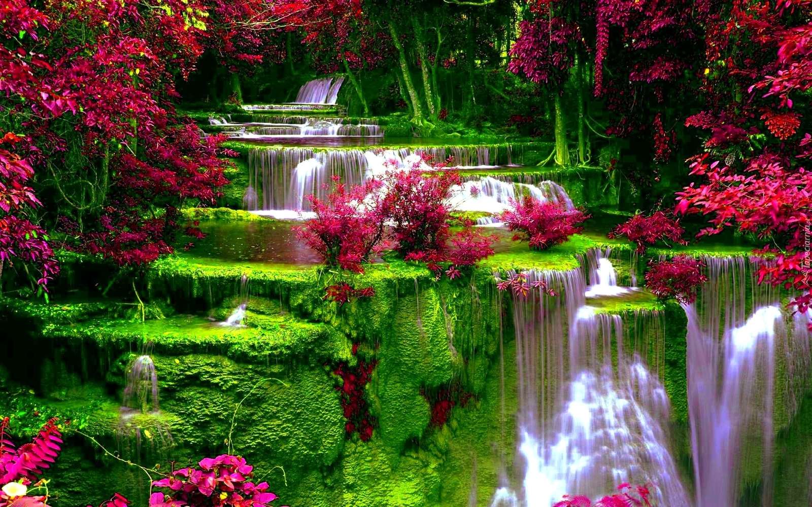 Зеленый водопад. пазл онлайн