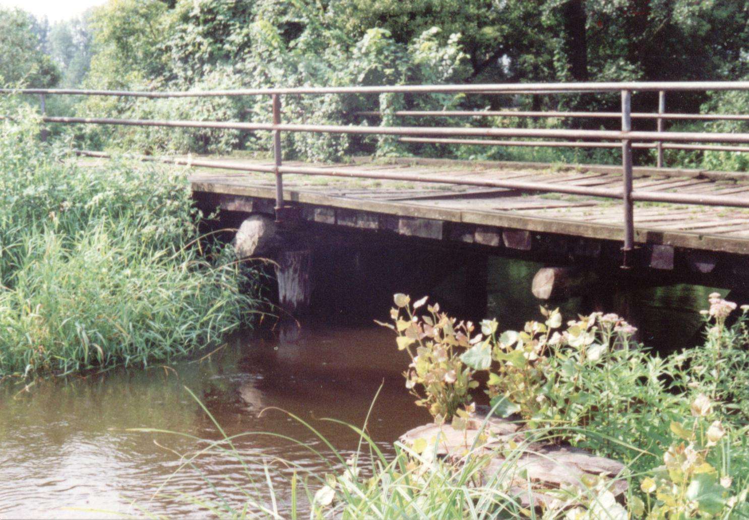 bro på floden Pussel online