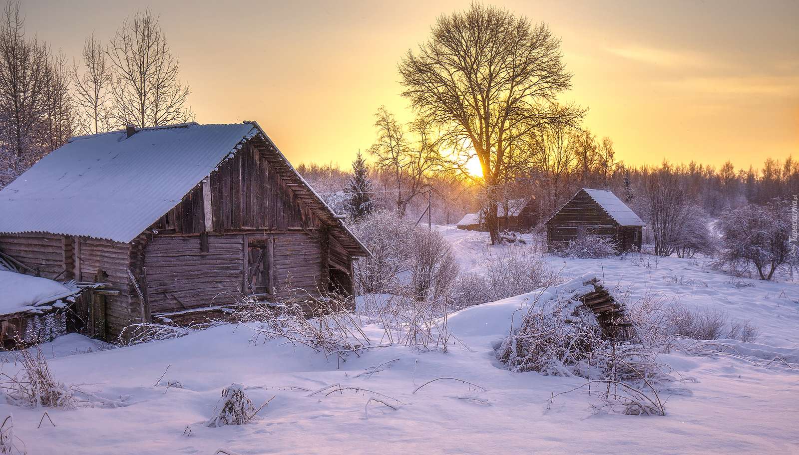 Χειμώνας σε ένα μικρό χωριό παζλ online