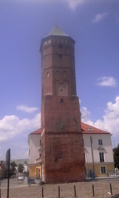 Torre del ayuntamiento en Pułt rompecabezas en línea