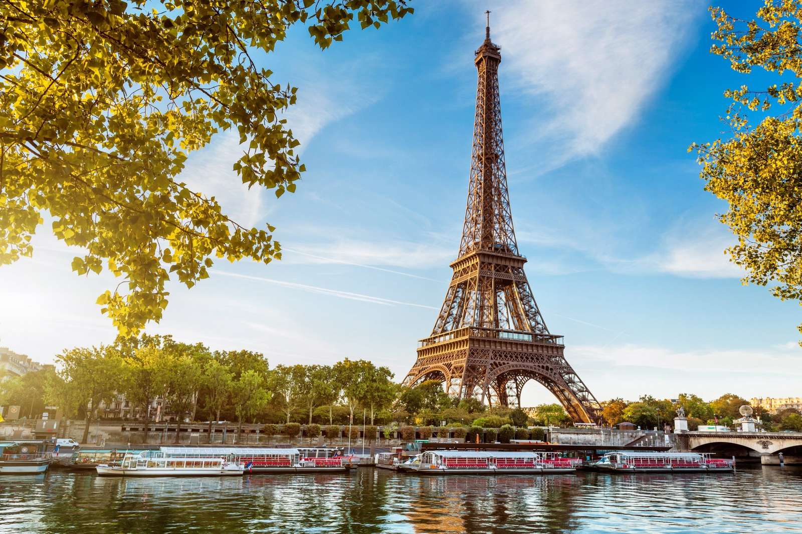 Париж-Эйфелева башня онлайн-пазл