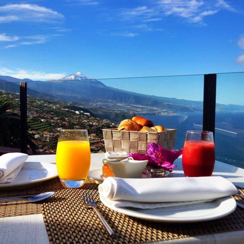 Café da manhã em Tenerife. puzzle online