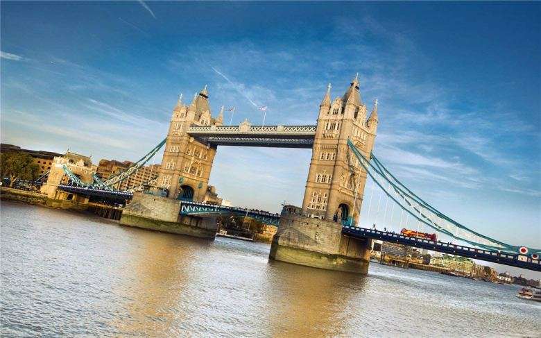 Tower Bridge puzzle online