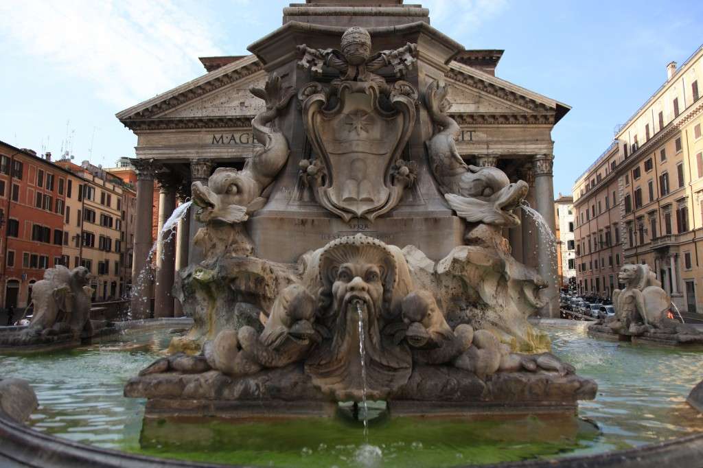 szökőkút a Pantheon Rómában online puzzle