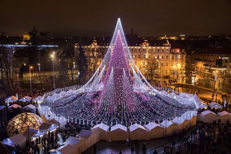 Weihnachtsbaum in Vilnius. Online-Puzzle