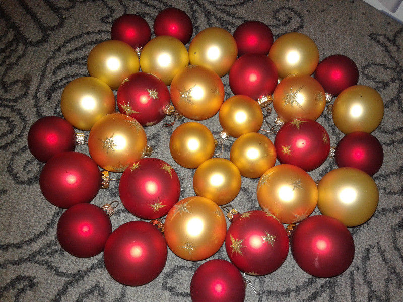 Christmas balls online puzzle