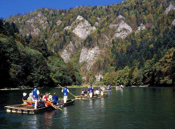 Rafting sur la rivière Dunajec puzzle en ligne