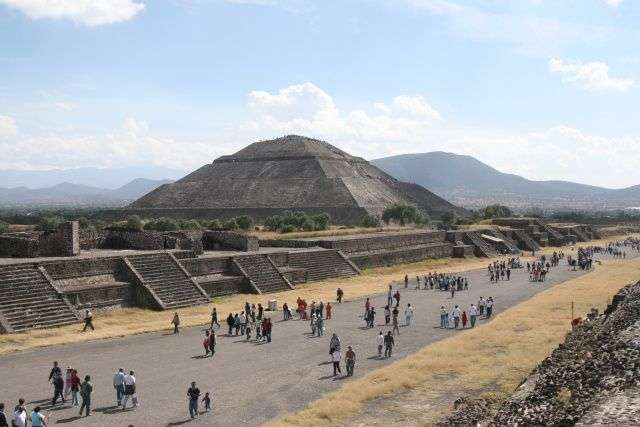 Pirâmide do sol do México. quebra-cabeças online