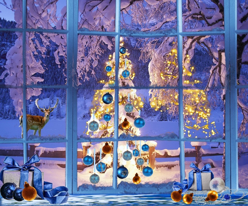 Karácsonyfa az ablakon online puzzle