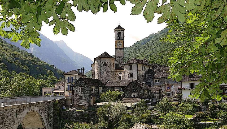 A town in the mountains jigsaw puzzle online