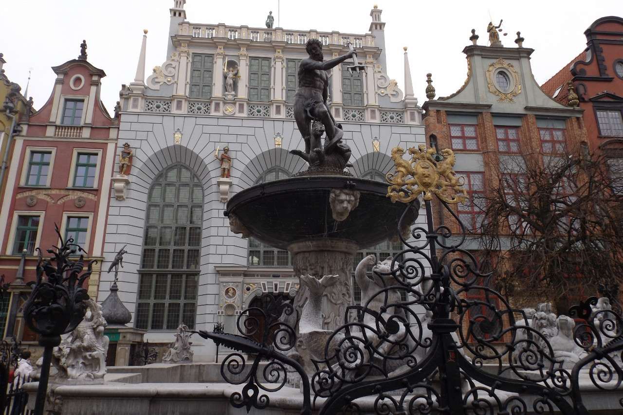 Гданьский фонтан Нептуна пазл онлайн
