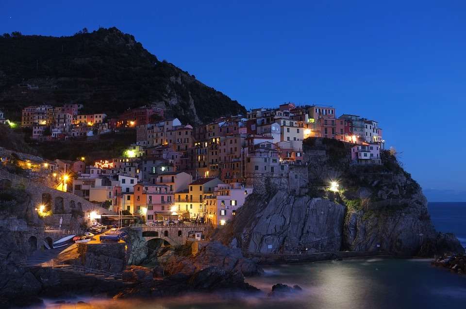 A town in the evening. jigsaw puzzle online