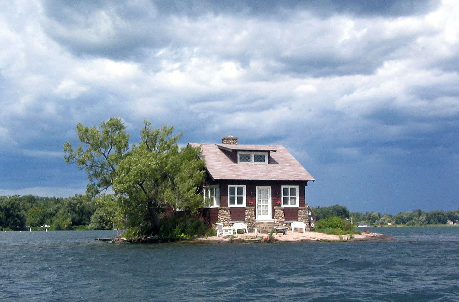 Εξοχικό σπίτι σε ένα νησί. online παζλ