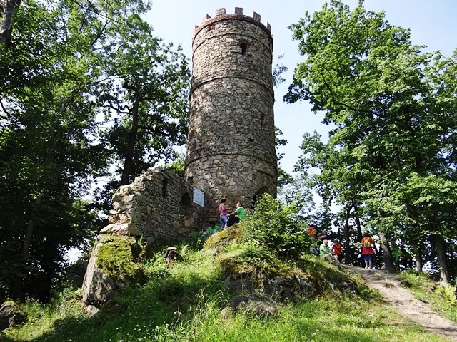 Ερείπια κάστρων στο Budowiec online παζλ