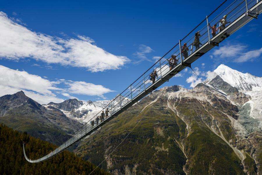Κρεμαστή γέφυρα Zermatt. παζλ online