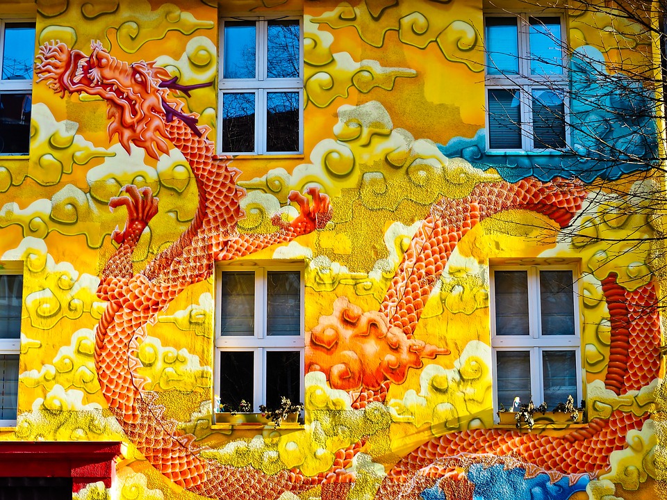 Interesting facade of the hous jigsaw puzzle online