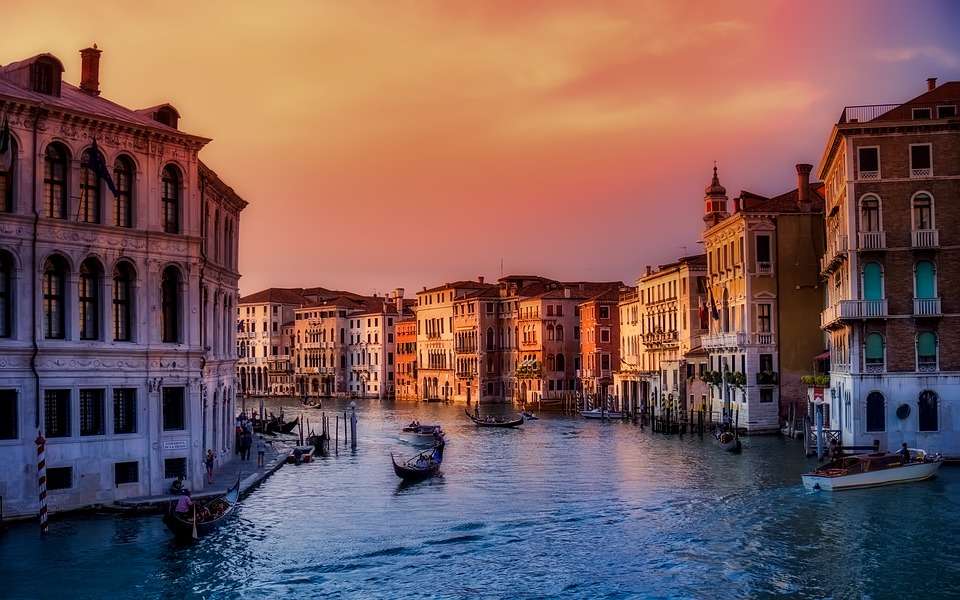 Benátky při západu slunce. skládačky online