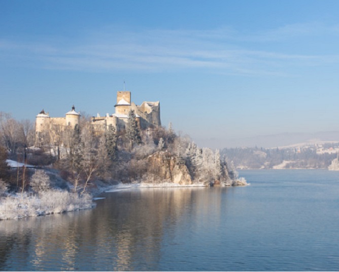 Slott i Nidzica. pussel på nätet