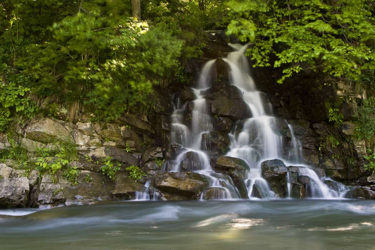 Водопад в Пшецелинах онлайн пъзел