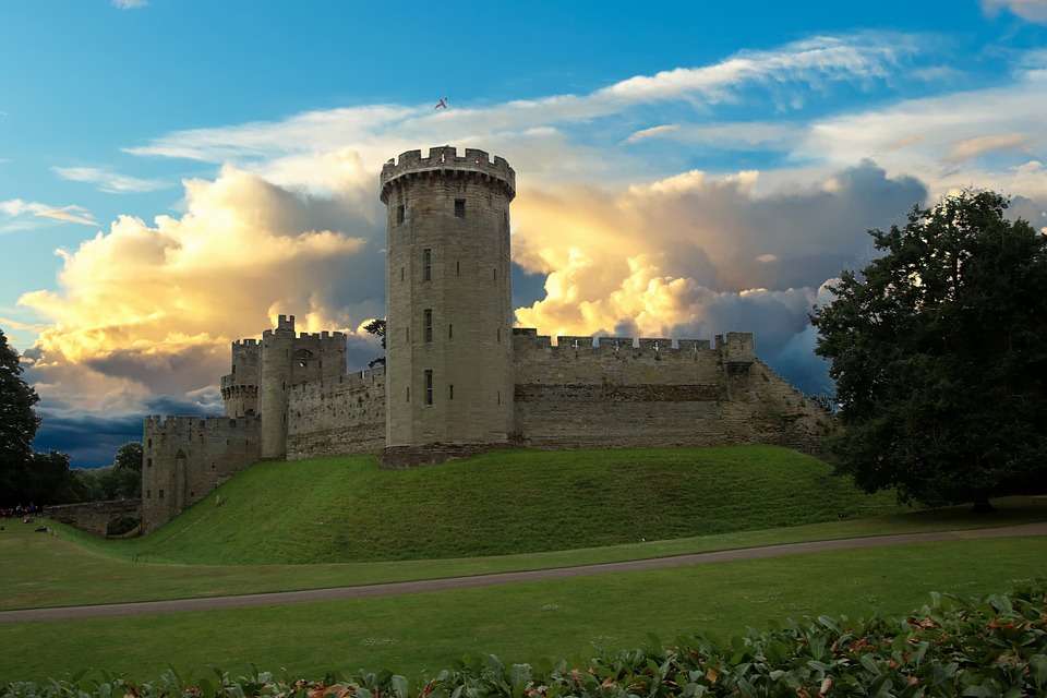 Warwick - slott i England. pussel på nätet