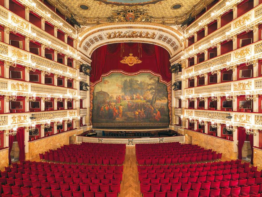 Teatro em Nápoles. quebra-cabeças online