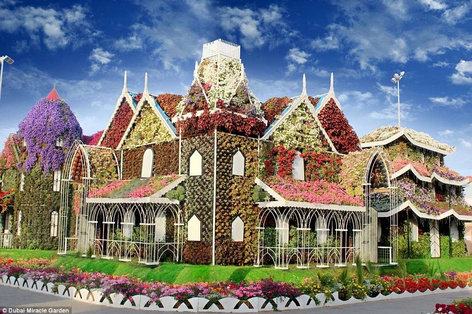 beautiful castle jigsaw puzzle online