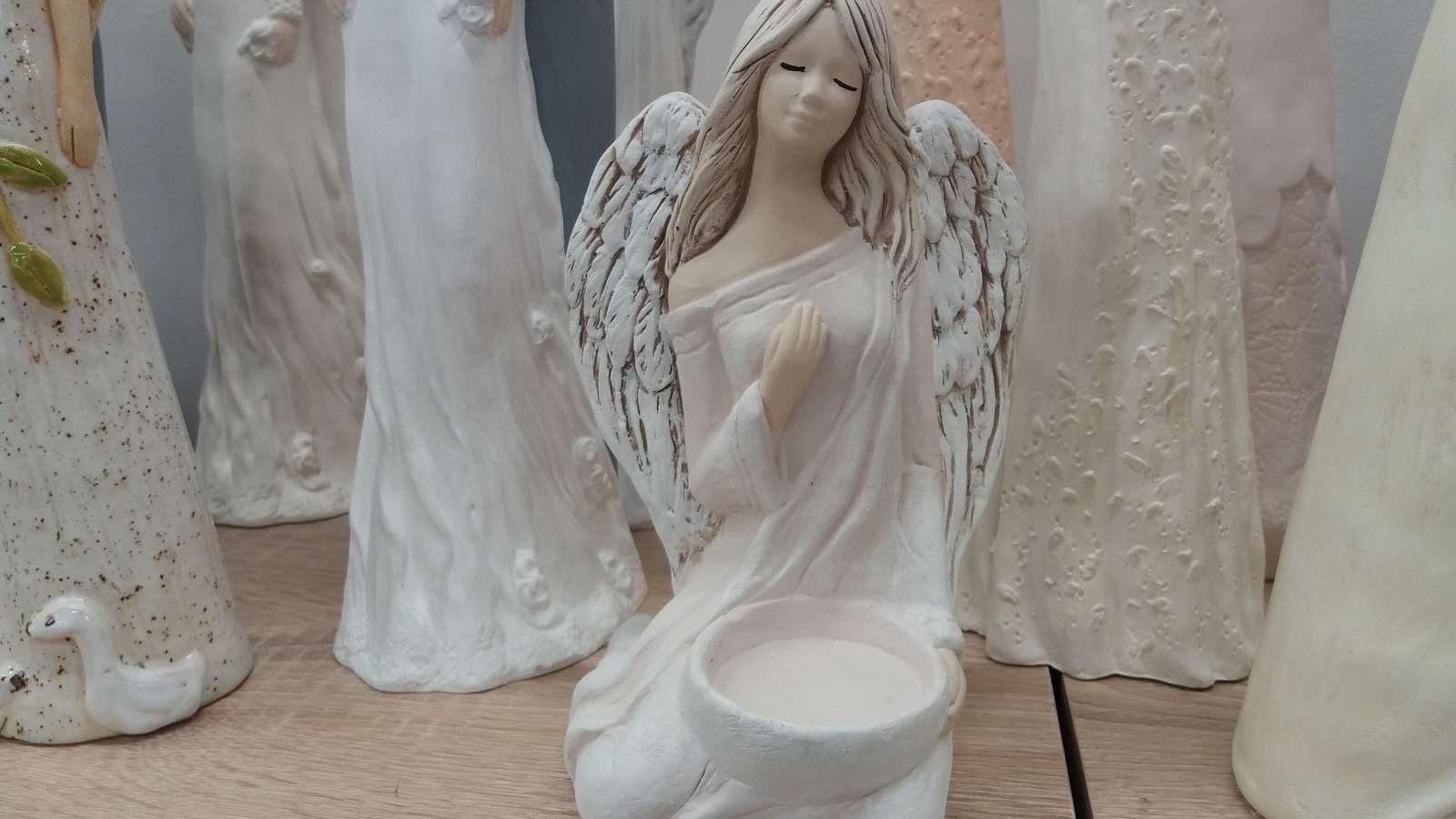 Ангелски фигурки. онлайн пъзел