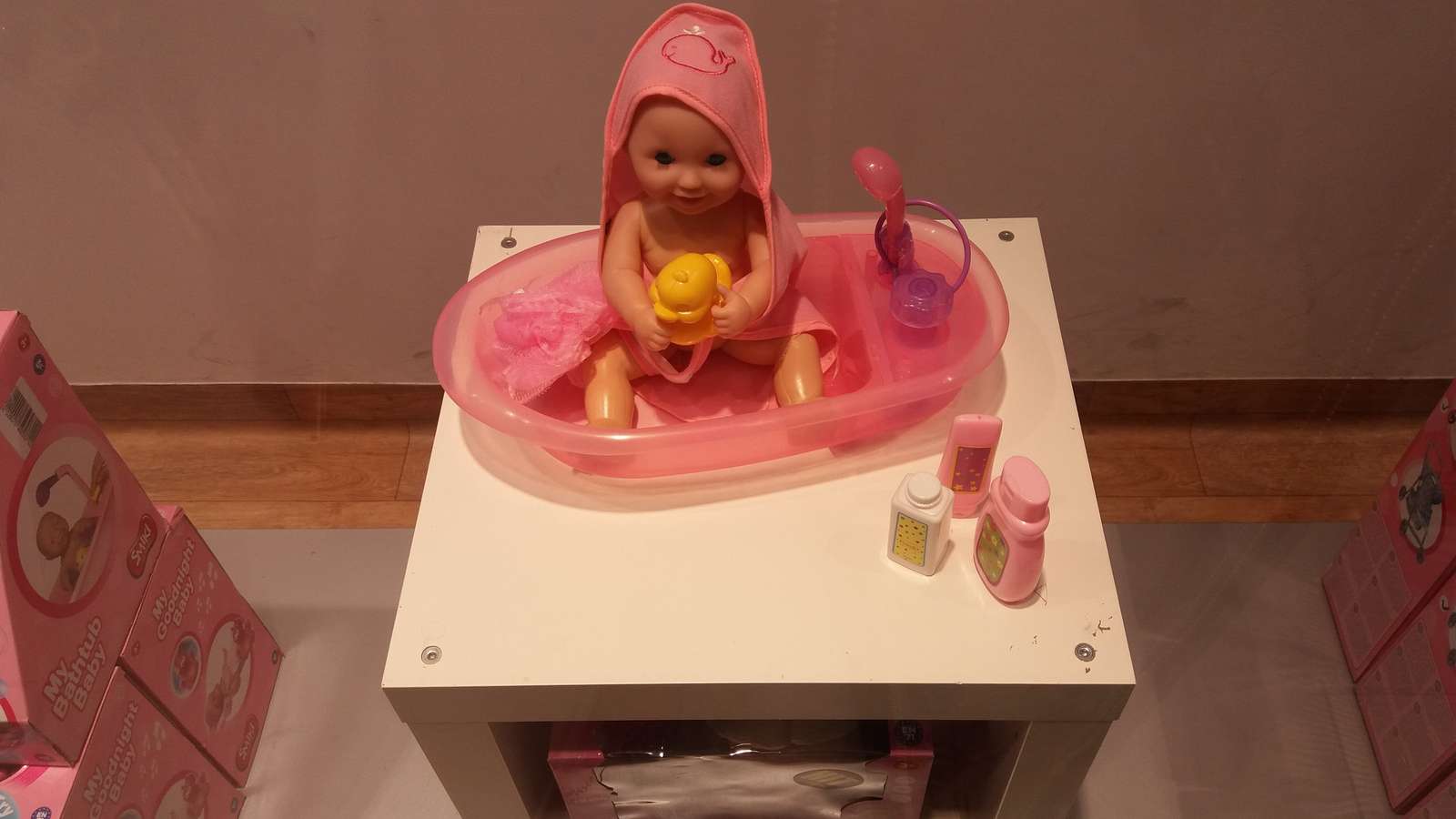 кукла във ваната онлайн пъзел