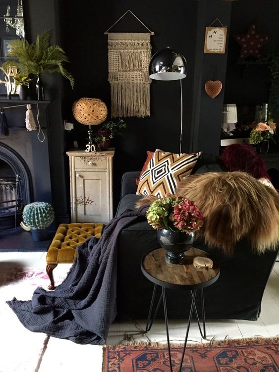 Living room in dark colors online puzzle