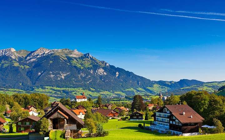 Село в Алпите. онлайн пъзел