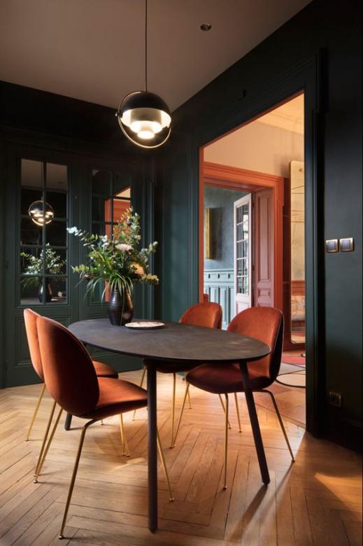 A dark dining room jigsaw puzzle online