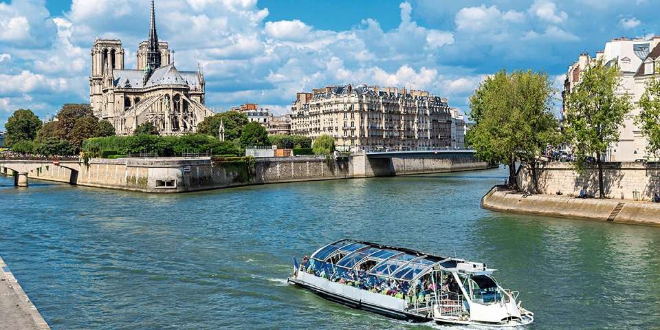 Une promenade en bateau sur la Seine puzzle en ligne