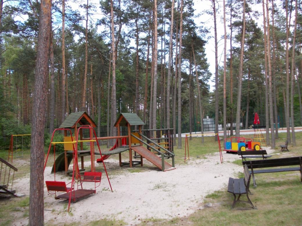 Dětské hřiště v lese online puzzle